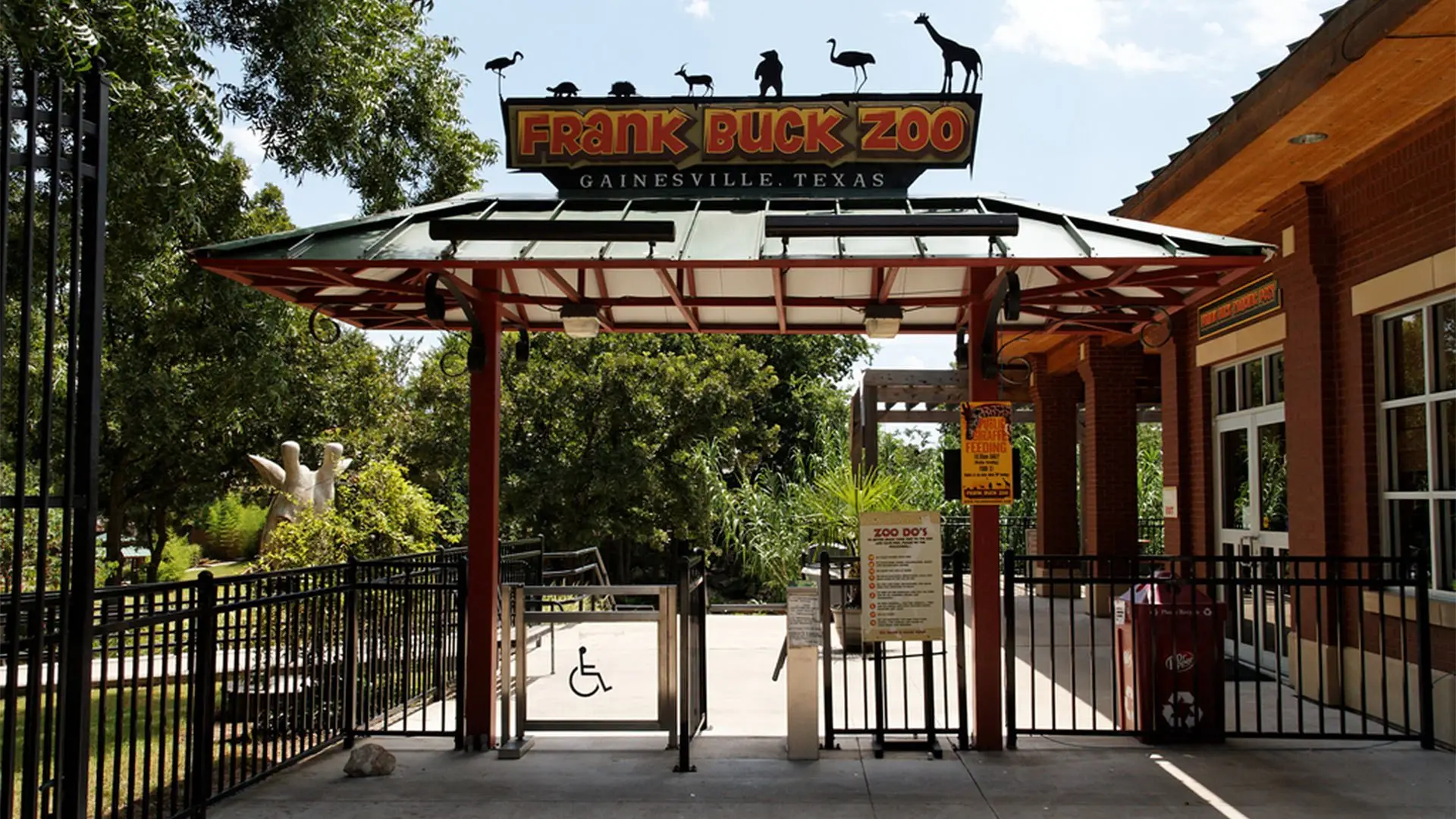 The entrance gate of the Frank Buck Zoo in Gainesville, Texas